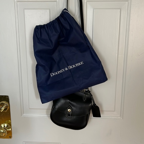 Dooney & Bourke black crossbody with duster - Picture 13 of 13